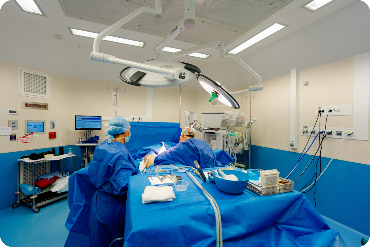 Bloc opératoire dédié à la chirurgie esthétique près de Rennes