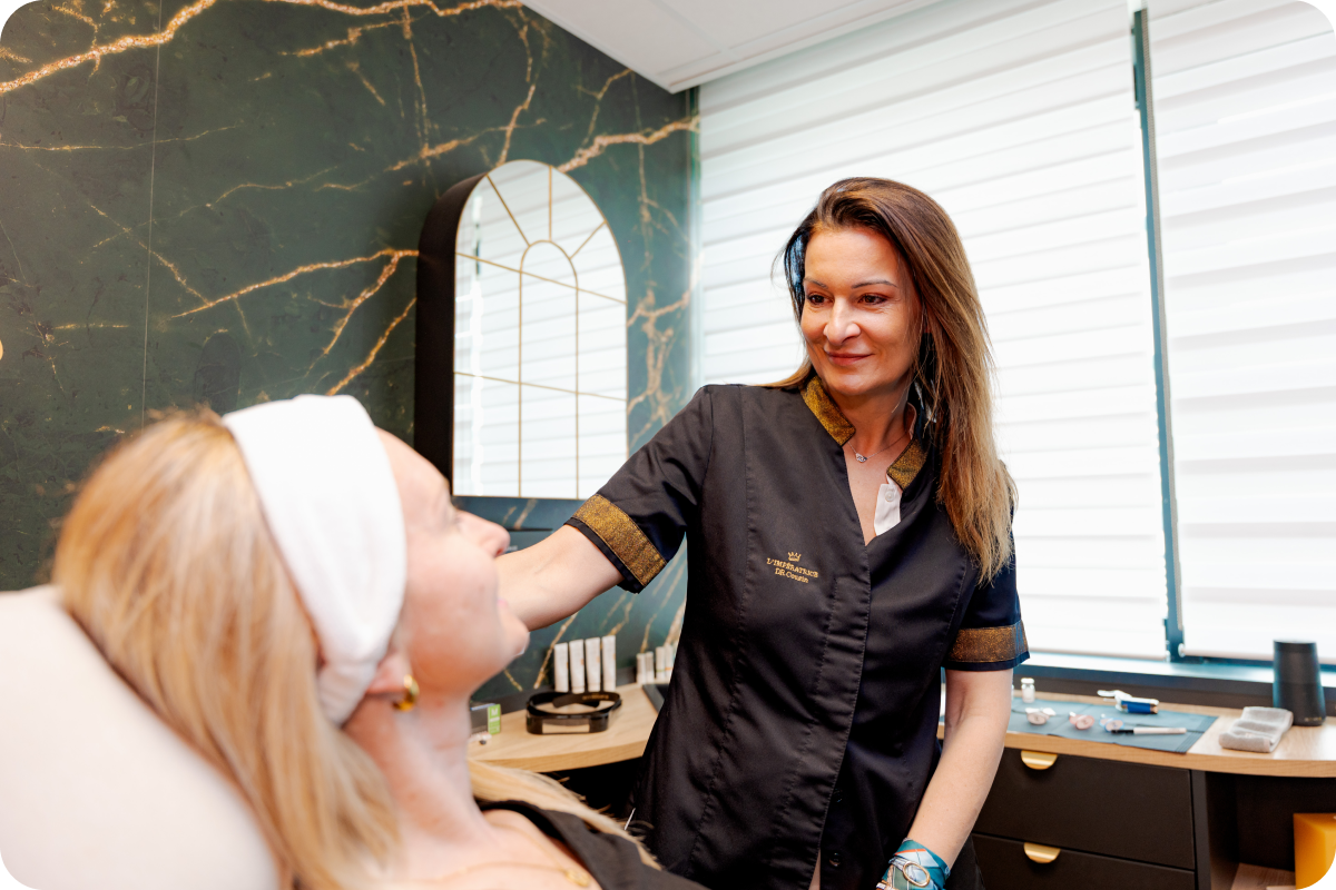 Consultation de médecine esthétique avec le Dr Stéphanie Cousin à la Clinique de L'Impératrice à Rennes