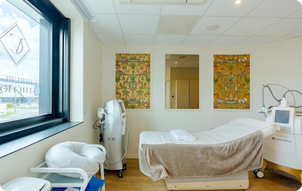 Salle de soins équipée pour l’épilation laser, les injections et les soins esthétiques à Saint-Grégoire près de Rennes